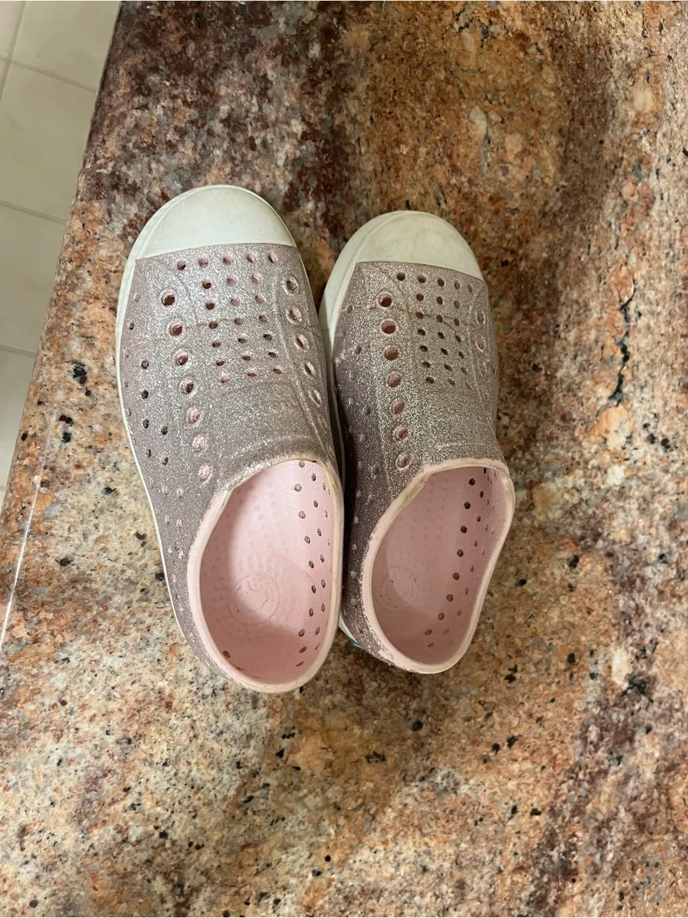 Native Glitter Slip-On Rubber Shoes in Light Pink